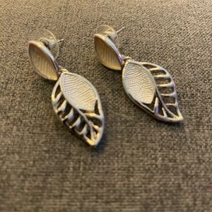 Silver double leaf earrings